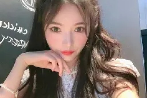 Lisa被曝出新瓜惨遭LV三公子虐弃后疯魔拉同伴下水当上位筹码