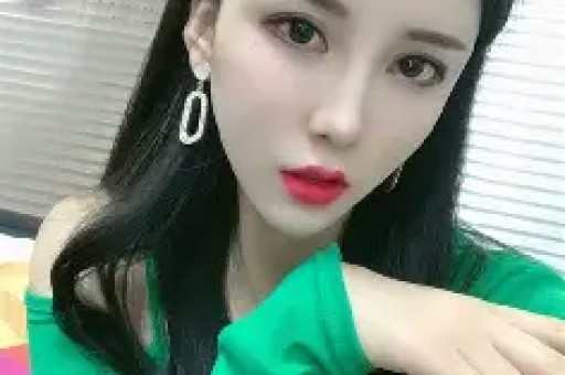 日本90万男网红被控劈腿17女前女友崩溃曝光：连都不放过！