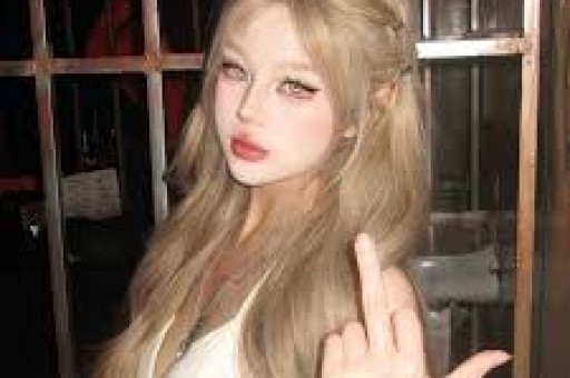韩国“劣迹艺人”与好莱坞明星合影网友：黑历史都能洗成国际范